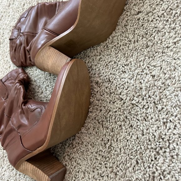 Frantic Brown Boots - Picture 4 of 4